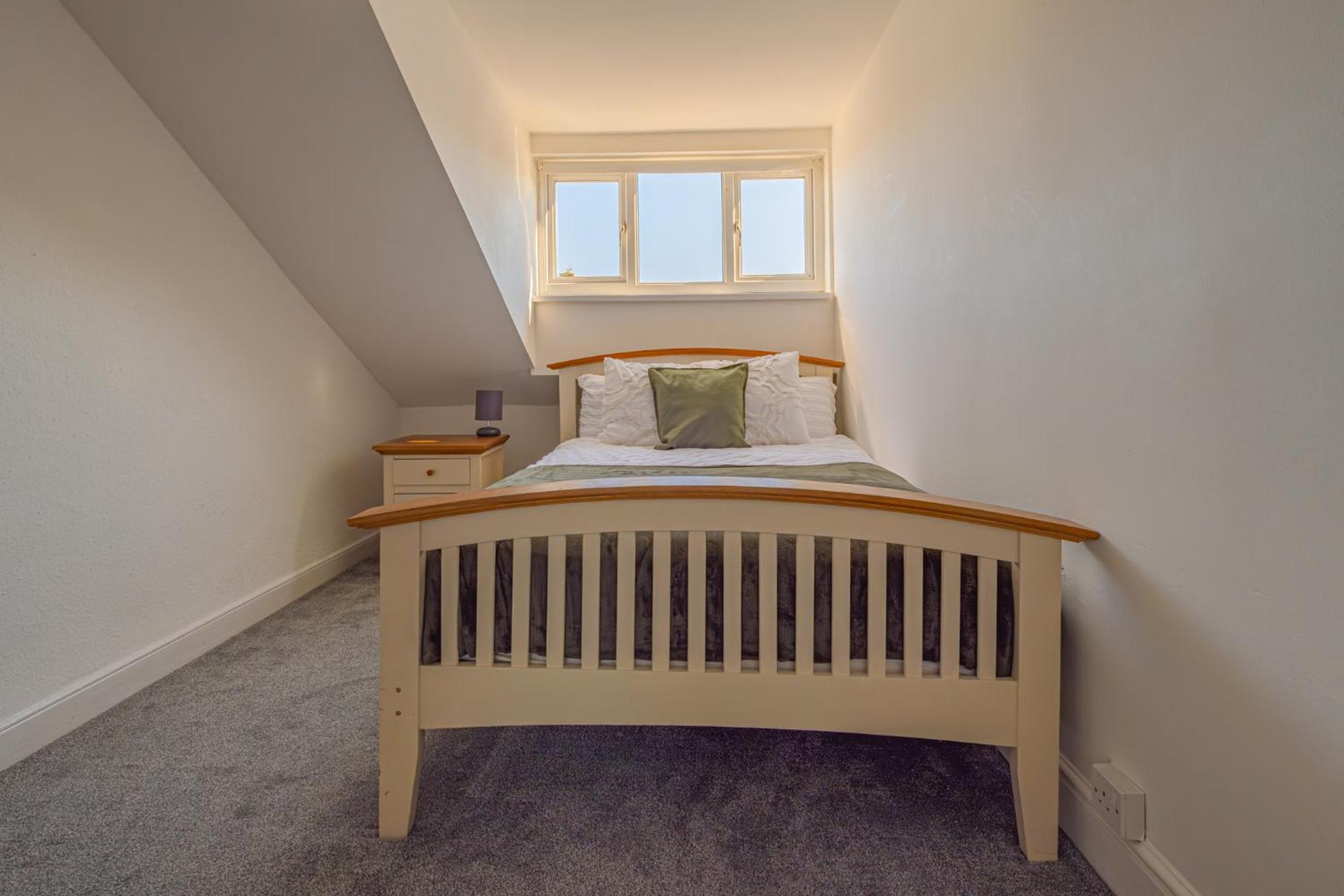 Castleview Coastal Comfort With 2 Parking Spaces Oystermouth Экстерьер фото
