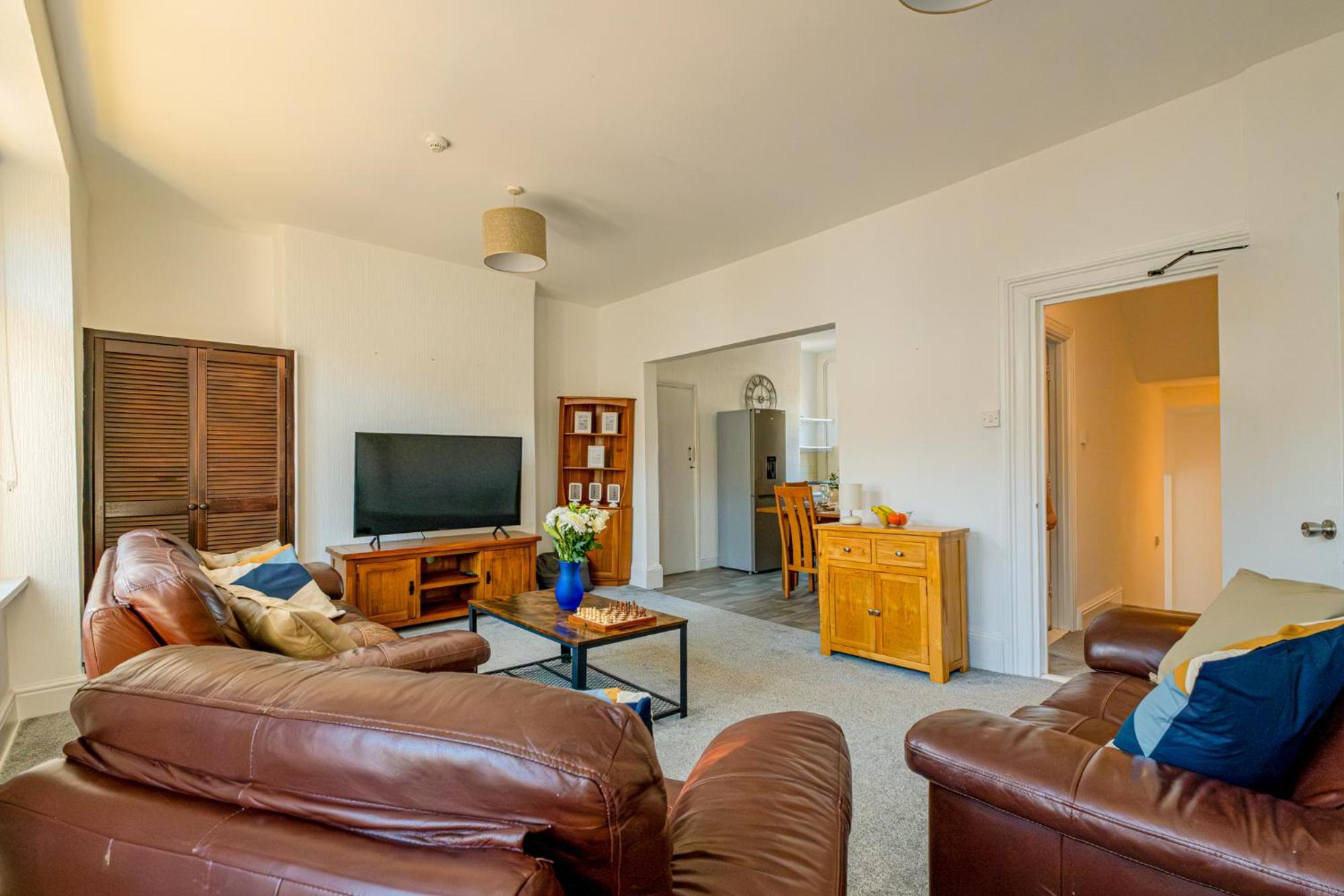Castleview Coastal Comfort With 2 Parking Spaces Oystermouth Экстерьер фото
