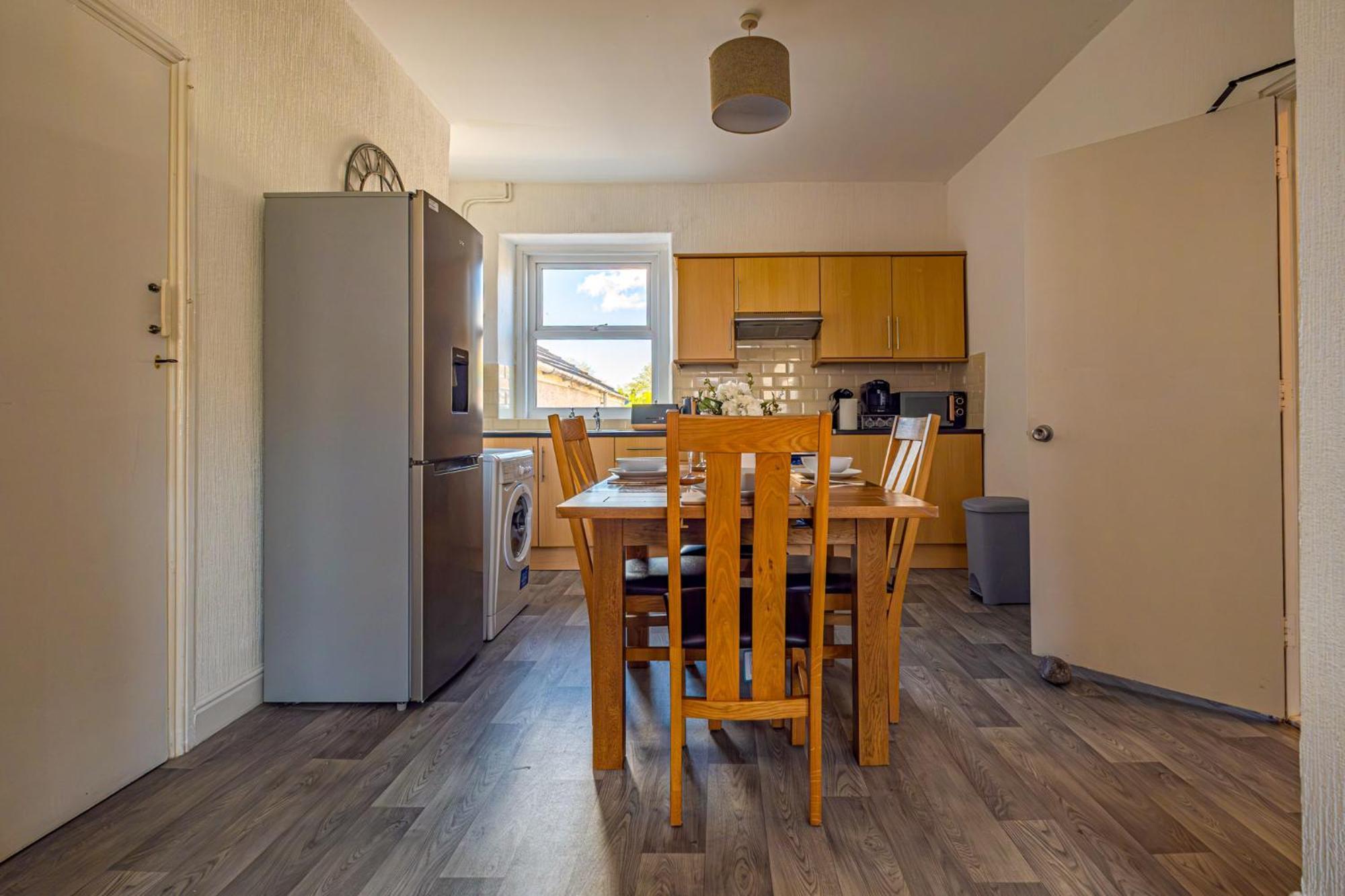 Castleview Coastal Comfort With 2 Parking Spaces Oystermouth Экстерьер фото