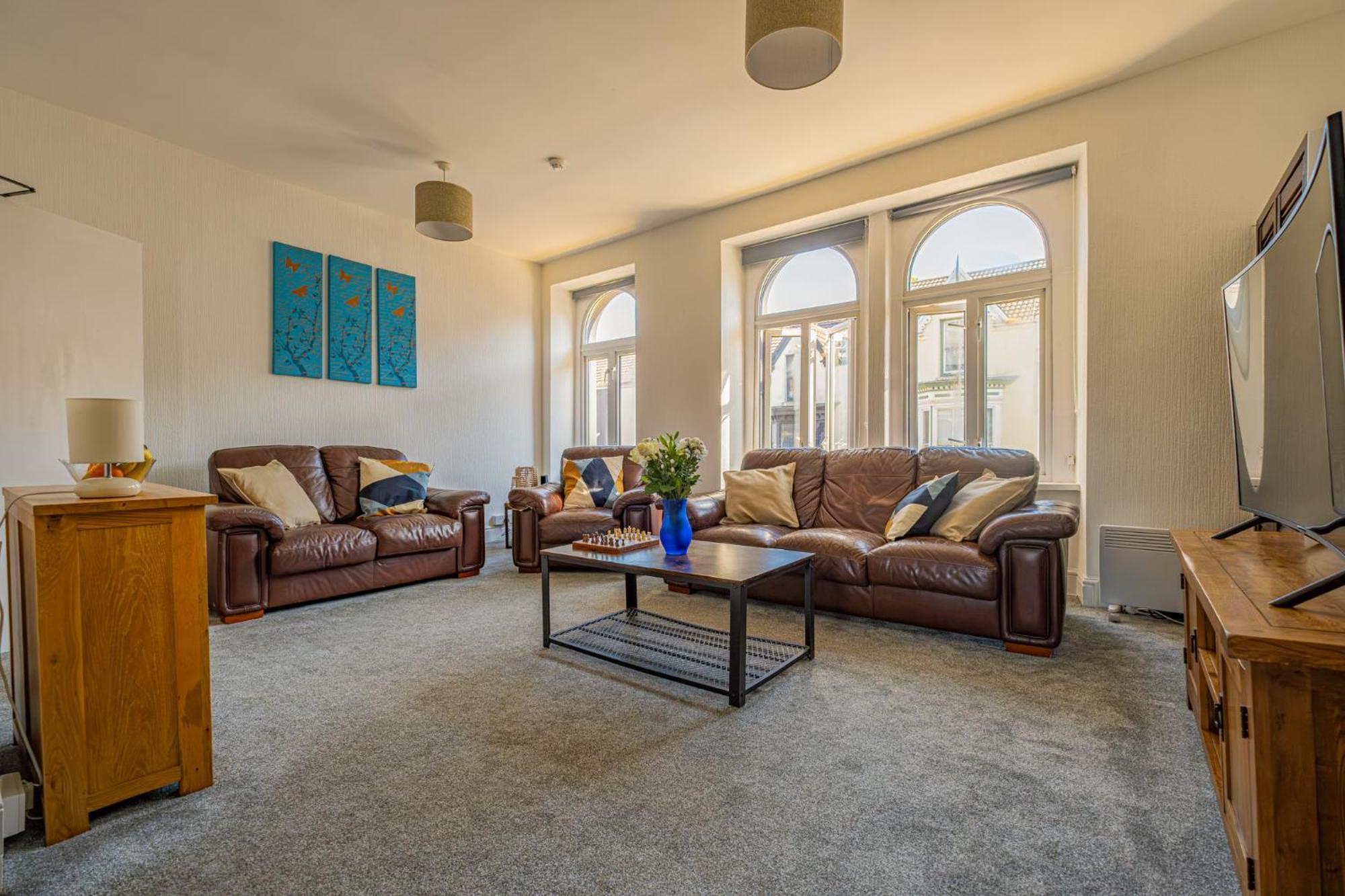 Castleview Coastal Comfort With 2 Parking Spaces Oystermouth Экстерьер фото