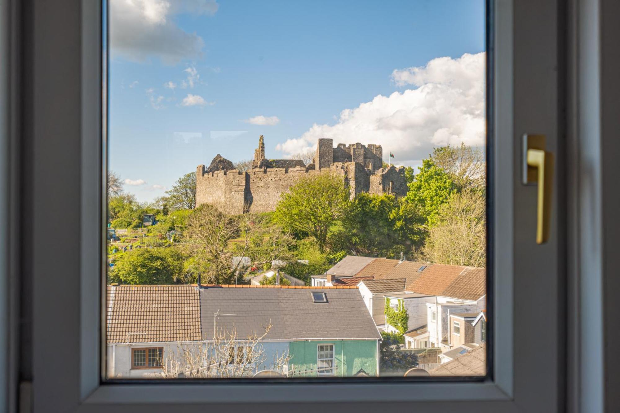 Castleview Coastal Comfort With 2 Parking Spaces Oystermouth Экстерьер фото